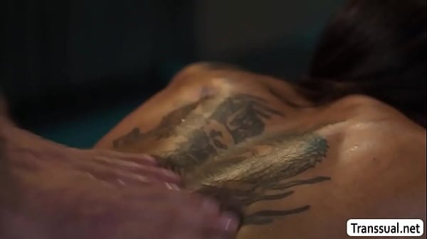 Handsome masseur Roman Todd analed his TS customer