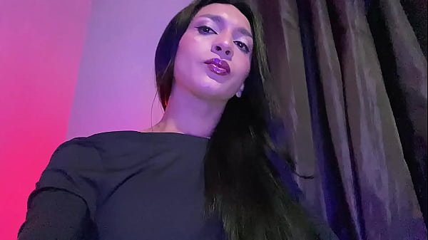 Te provoco, teu pau durão eu coloco ele pra fora e chupo e sento. Depois gozo assim pra vc ver meu cuzinho contraindo. Prévia