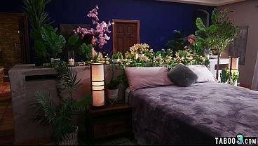 Blonde tranny Izzy Wilde fucking her latina GFs pretty face and pussy hard